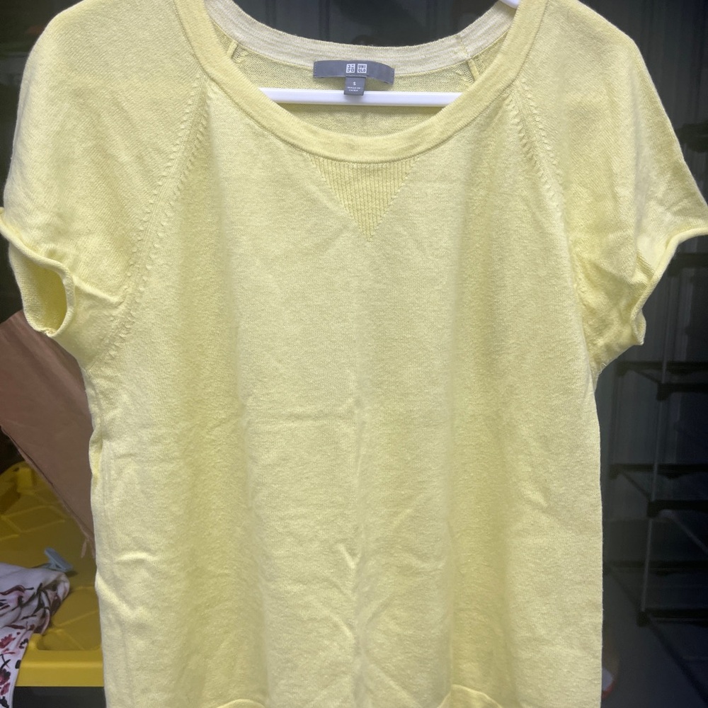 Uniqlo Yellow Boxy Relaxed Short Sleeve‎ Tee